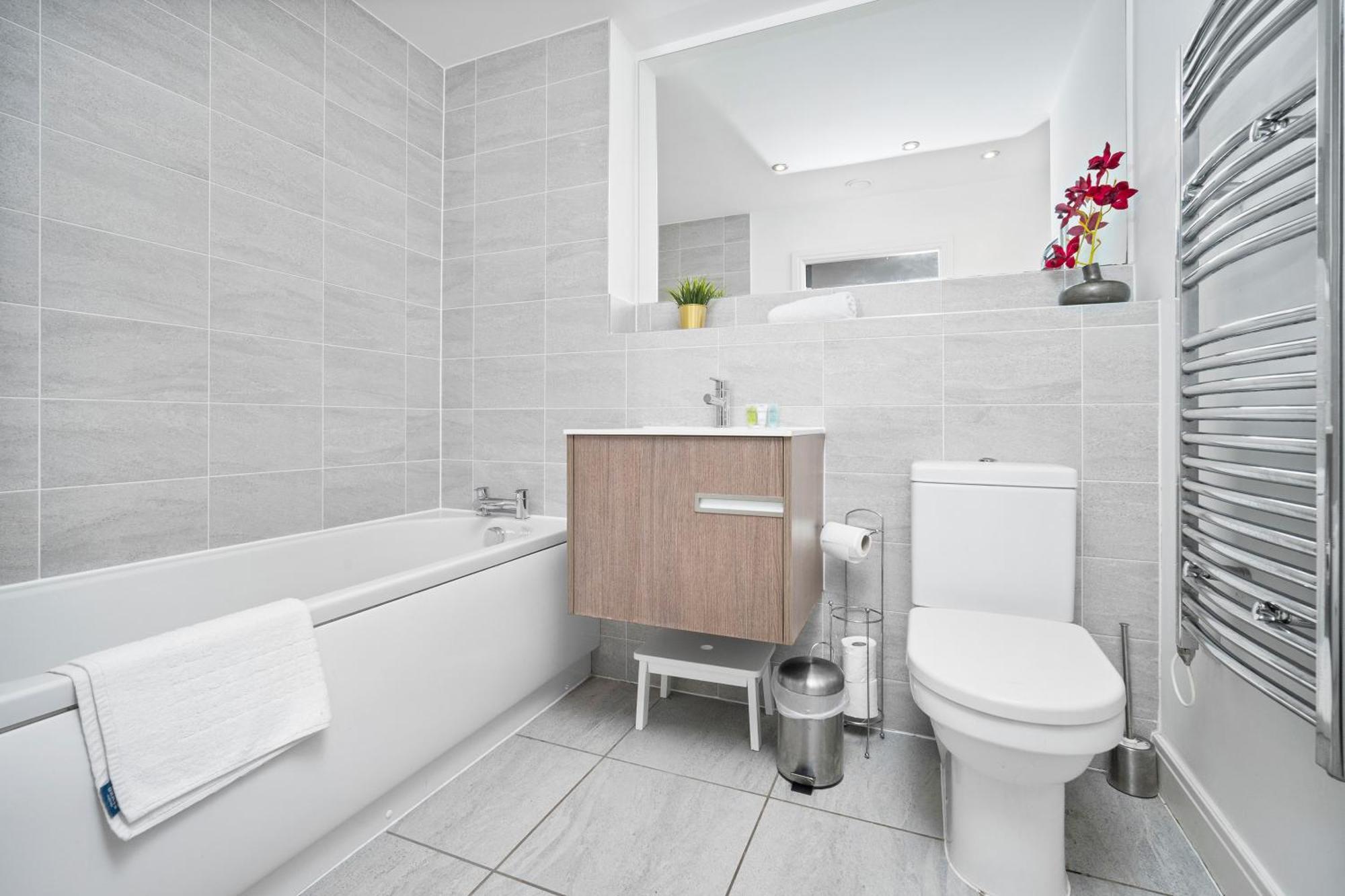 New Luxe Apartment - Secure Parking - Birmingham City Centre - Netflix - Wifi - Top Rated - 54M Buitenkant foto